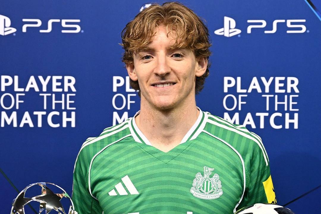 曝曼联考察两英超飞翼,纽卡国脚及狼队小妖!若进欧冠夏窗买5人